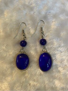 🍀VTG Blue Glass Drop Earrings in Silver Setting